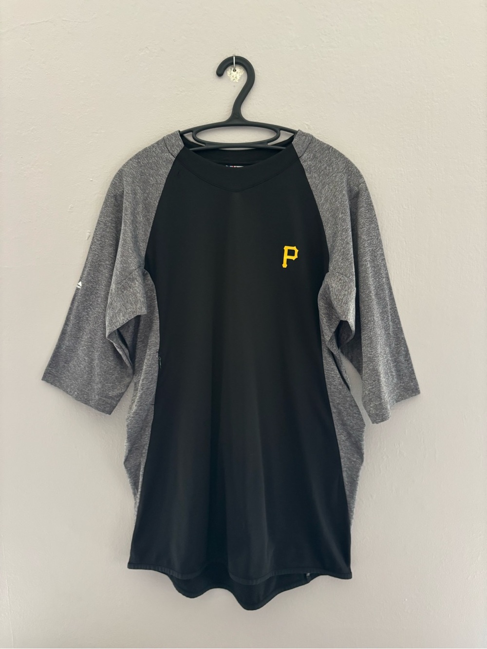 Majestic Pittsburgh Pirates Top Size Large